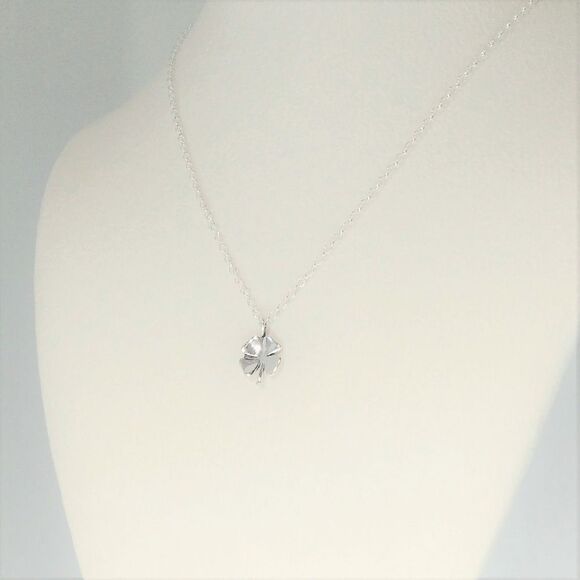 Four Leaf Clover Pendant & Chain Sterling Silver - Picture 3 of 4